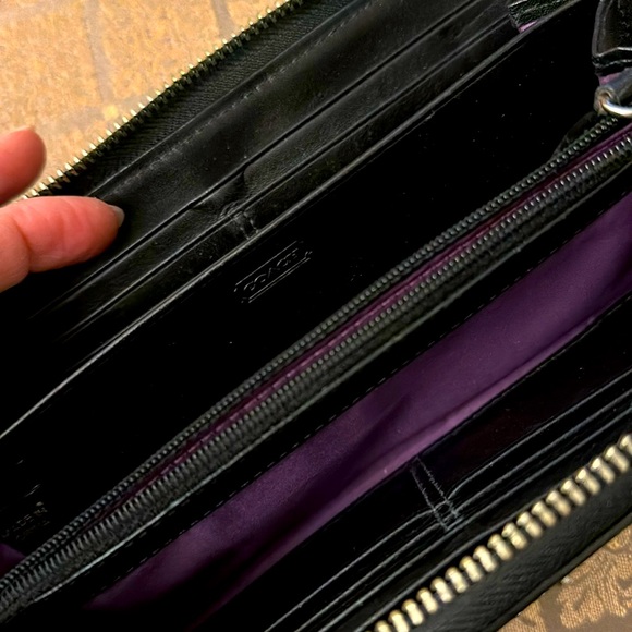 Black Coach Wallet - Picture 4 of 4